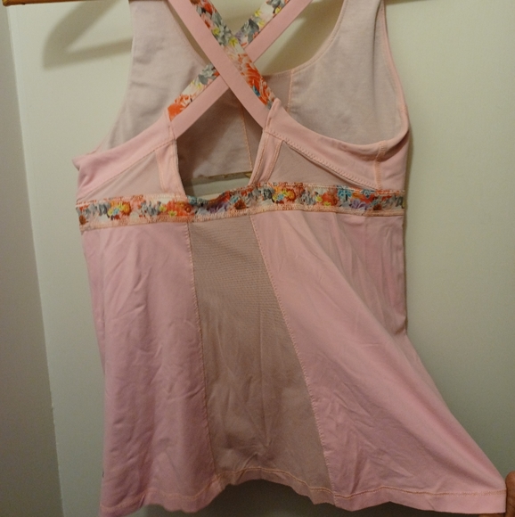 Pink Floral Lululemon Tank with Built-in Bra sz 10 - Picture 3 of 4